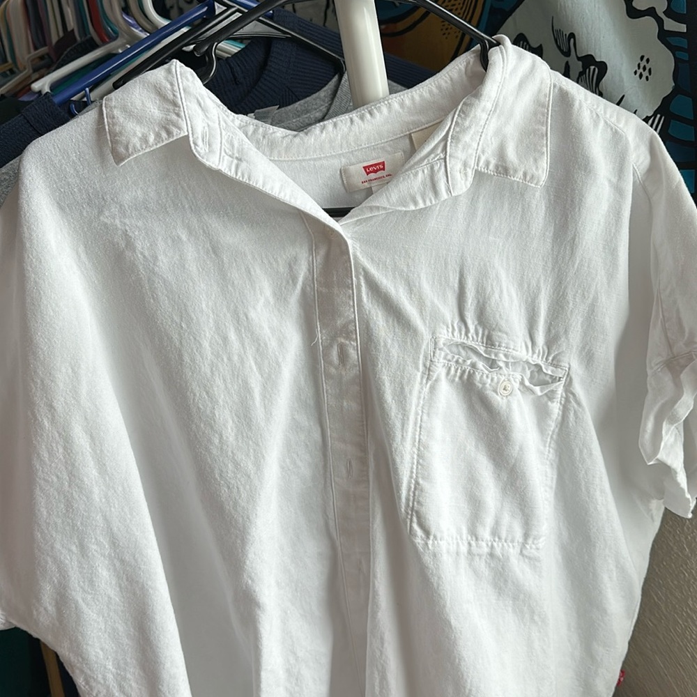 Levi’s oversized button up